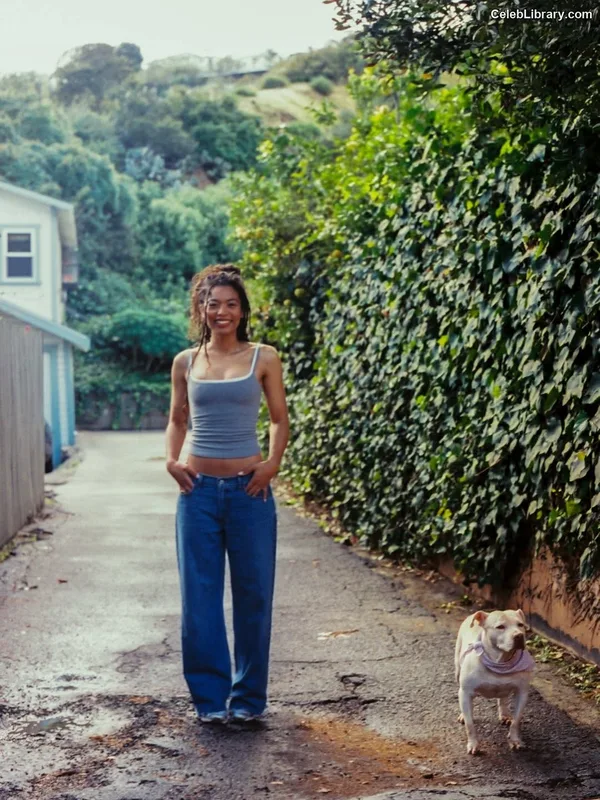 Jaz Sinclair photo 2 of 85