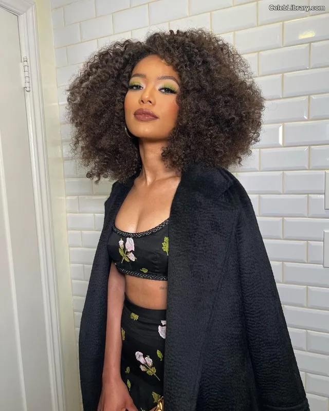 Jaz Sinclair photo 8 of 85