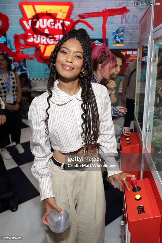 Jaz Sinclair photo 4 of 85