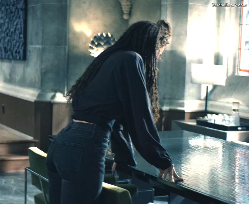 Jaz Sinclair photo 7 of 85