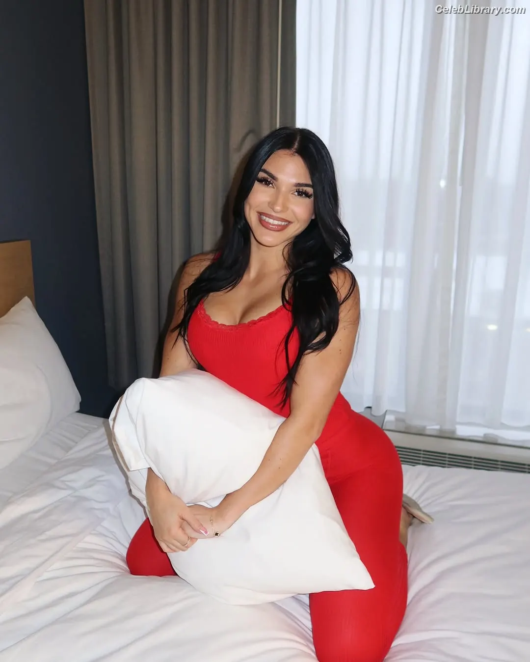 Jazmyn Nyx photo 4 of 755
