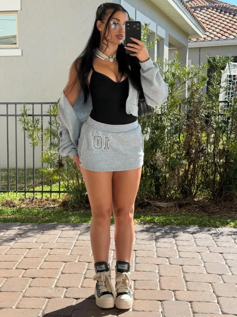 Jazmyn Nyx photo 2 of 755