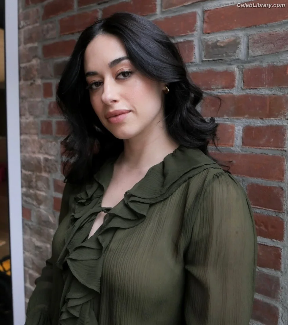Jeanine Mason photo 11 of 13