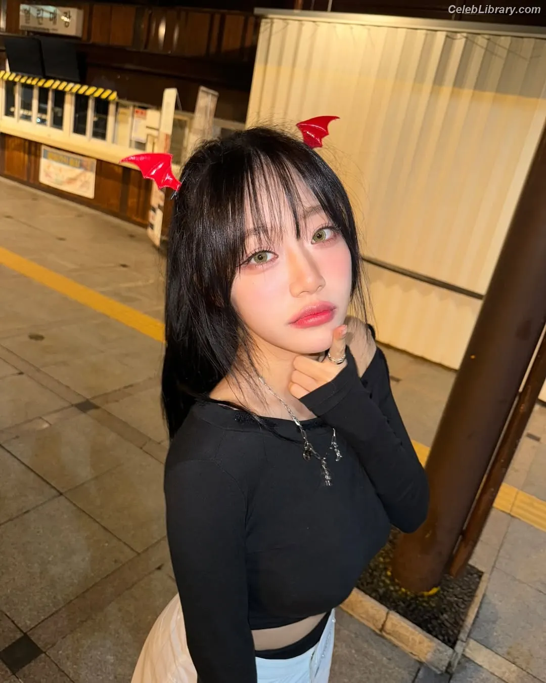 Jeewon photo 3 of 6