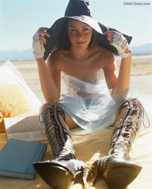 Jena Malone photo 5 of 22