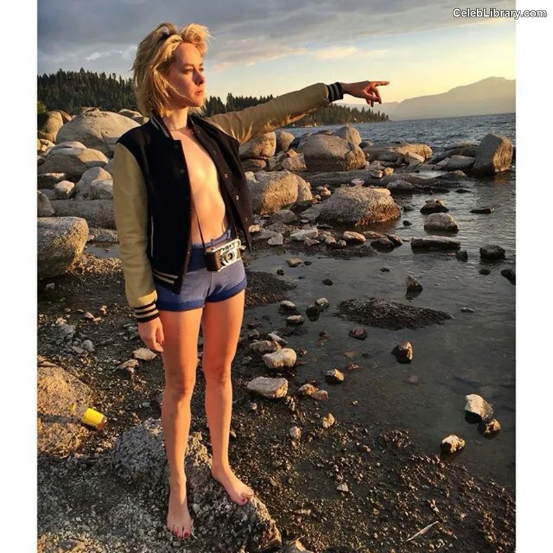 Jena Malone photo 16 of 22