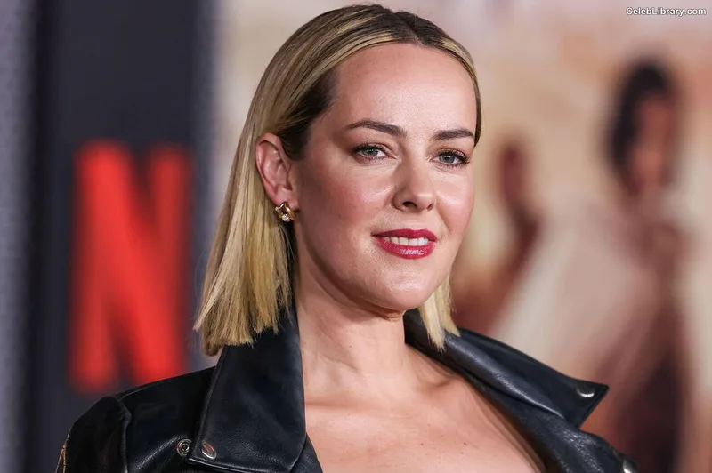 Jena Malone photo 21 of 22