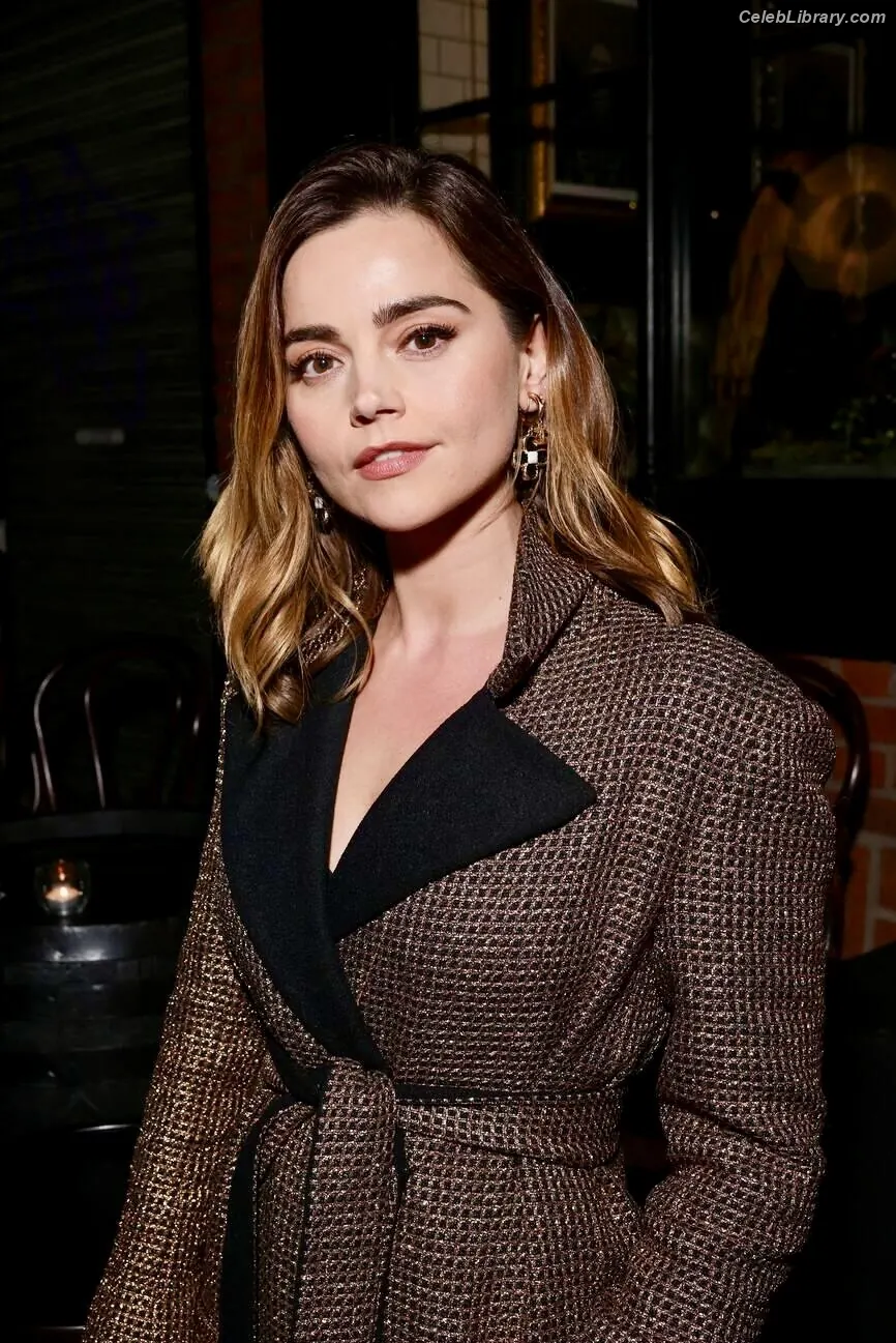 Jenna Coleman photo 4 of 499