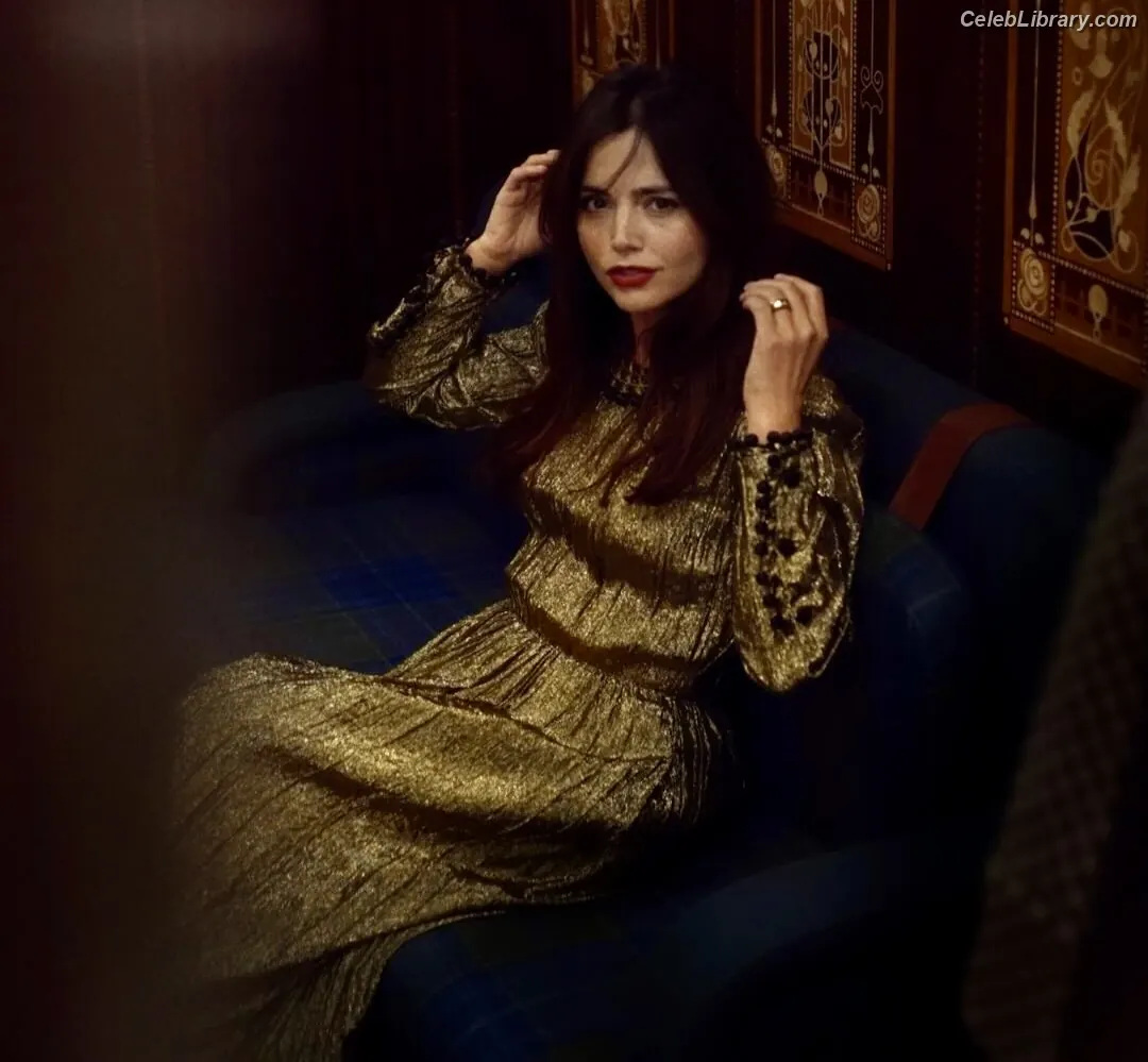 Jenna Coleman photo 4 of 499