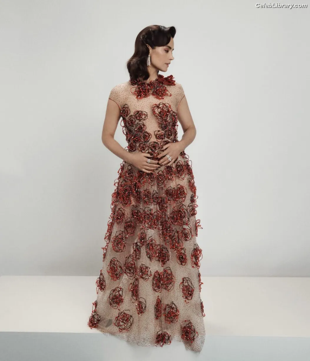 Jenna Coleman photo 10 of 499