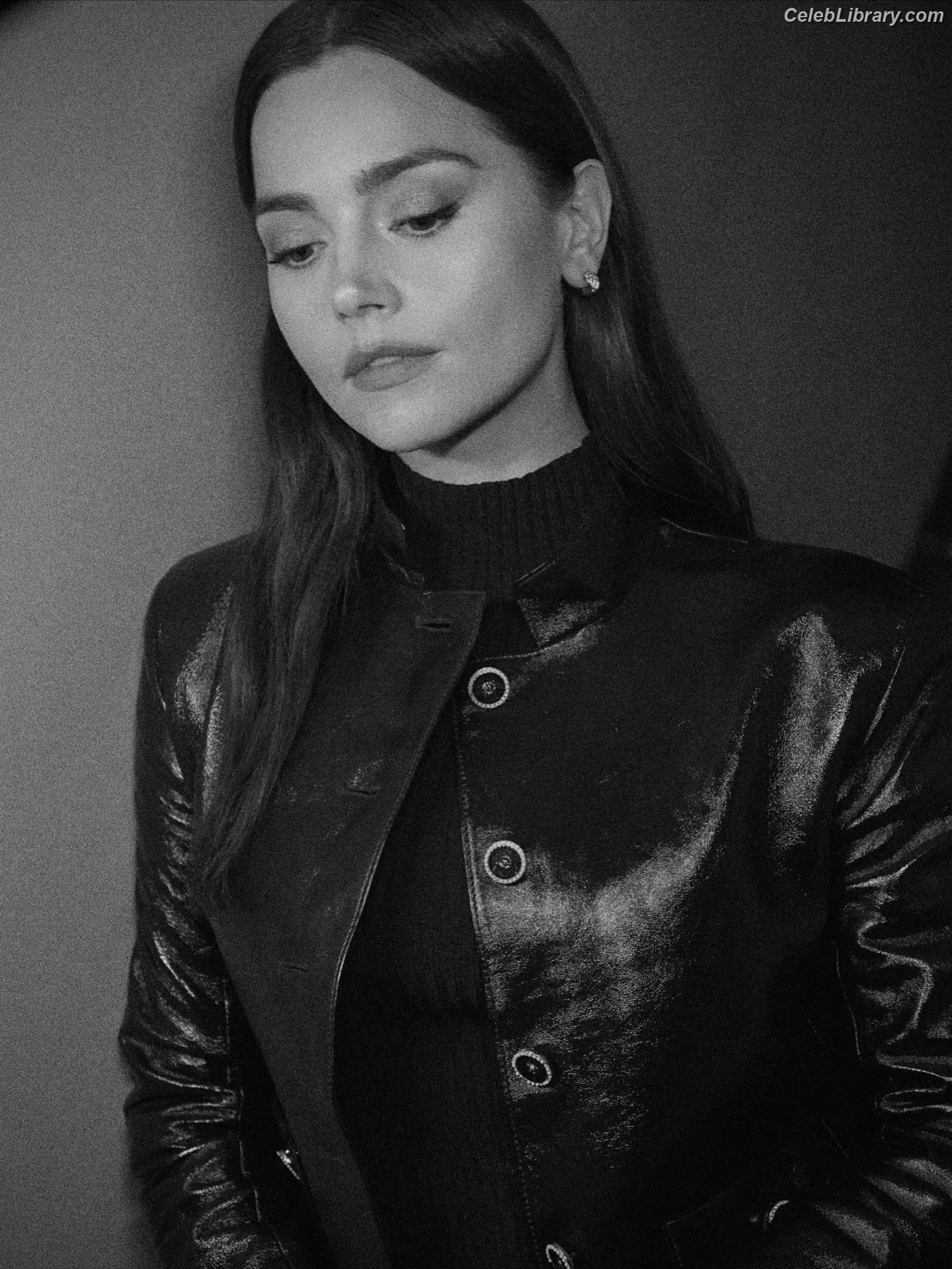 Jenna Coleman photo 9 of 499