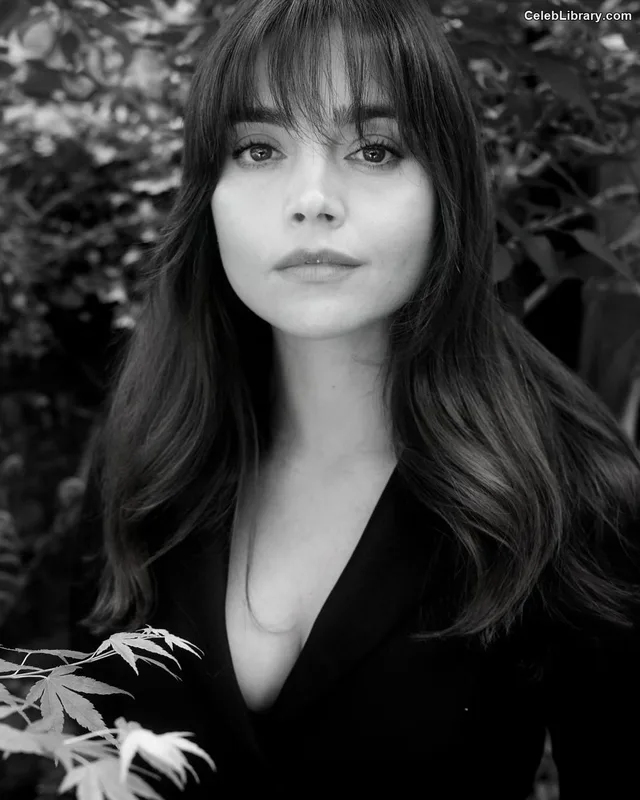 Jenna Coleman photo 17 of 499
