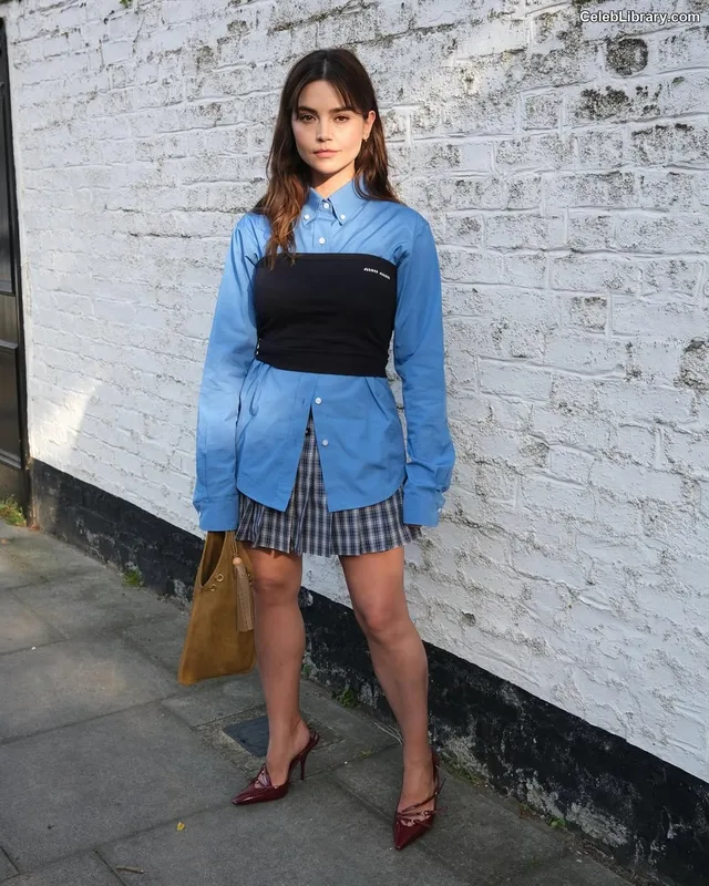 Jenna Coleman photo 22 of 499