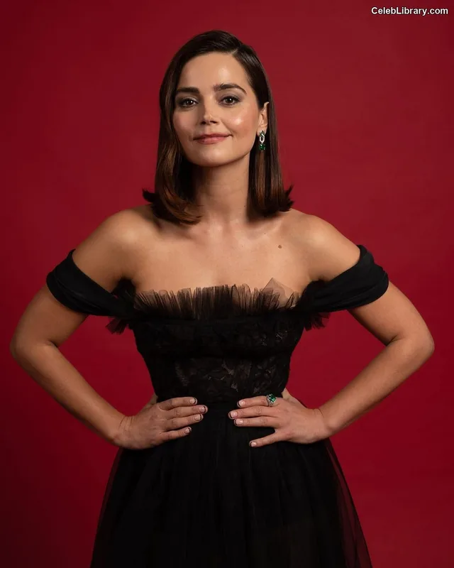 Jenna Coleman photo 5 of 499