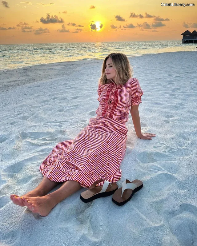 Jenna Coleman photo 6 of 499