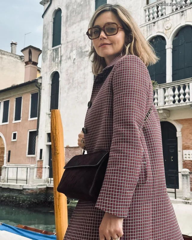 Jenna Coleman photo 9 of 499