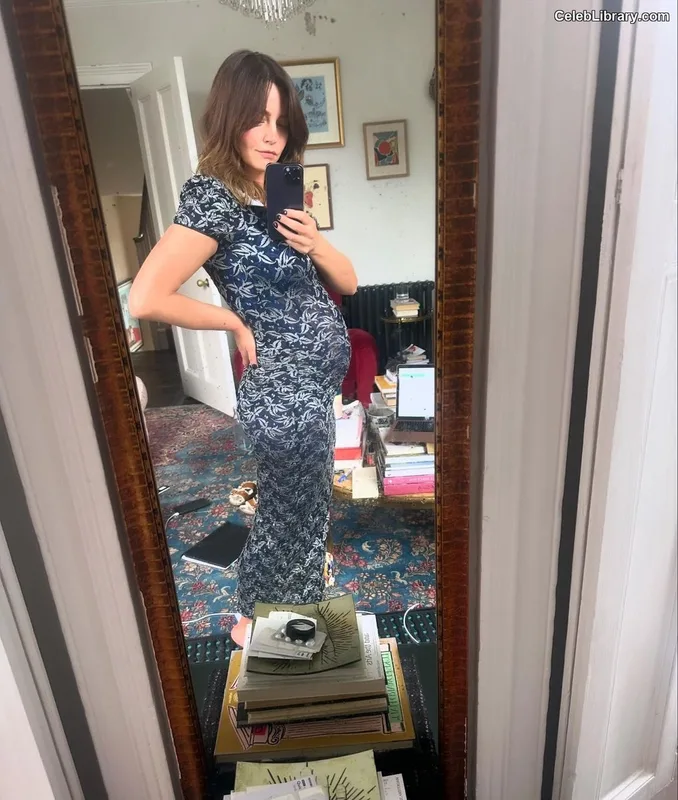 Jenna Coleman photo 12 of 499