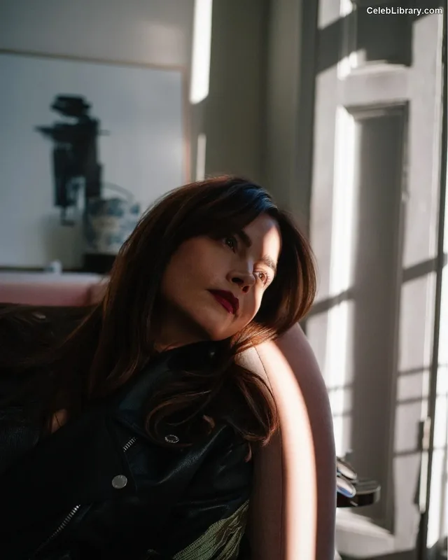 Jenna Coleman photo 24 of 499