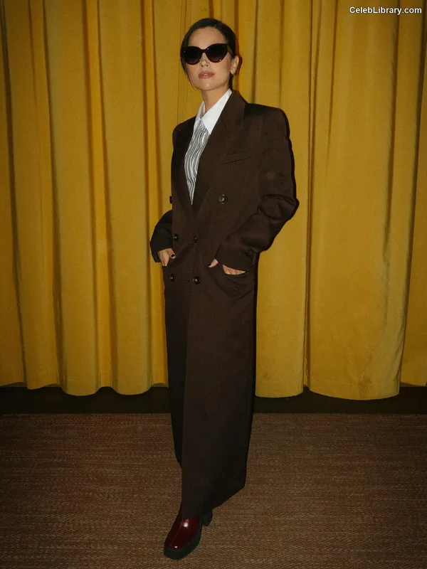 Jenna Coleman photo 2 of 499