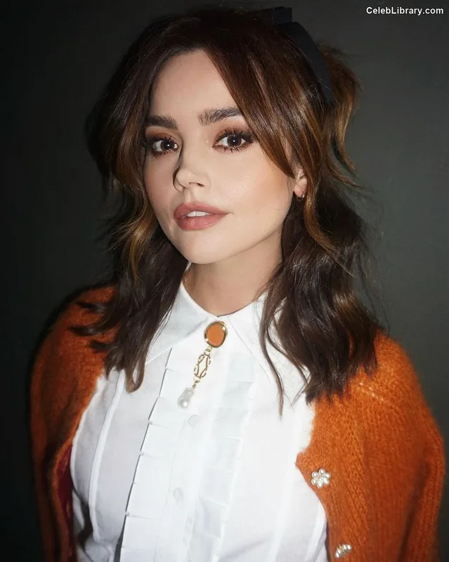Jenna Coleman photo 12 of 499