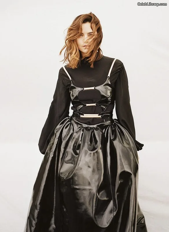 Jenna Coleman photo 15 of 499