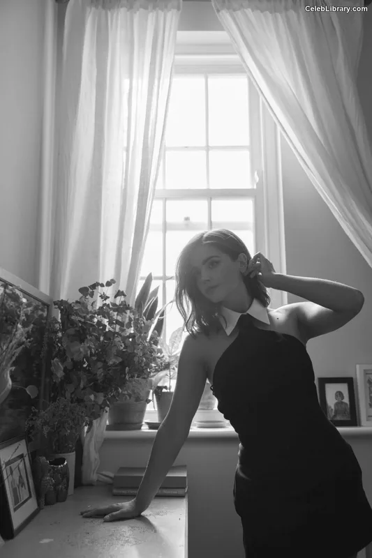 Jenna Coleman photo 22 of 499