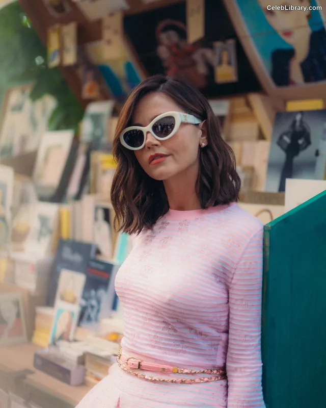 Jenna Coleman photo 9 of 499