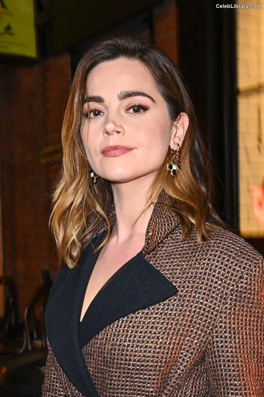 Jenna Coleman photo 6 of 499