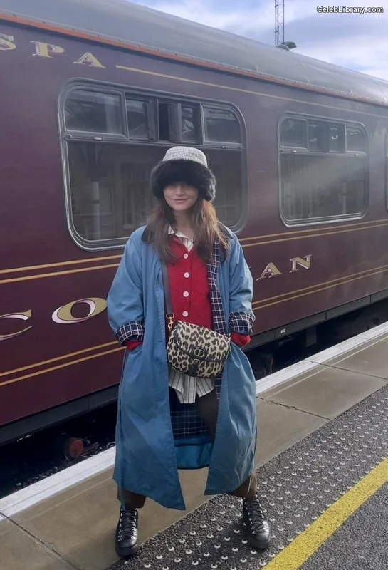 Jenna Coleman photo 7 of 499