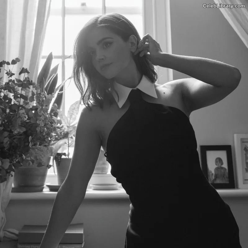 Jenna Coleman photo 21 of 499