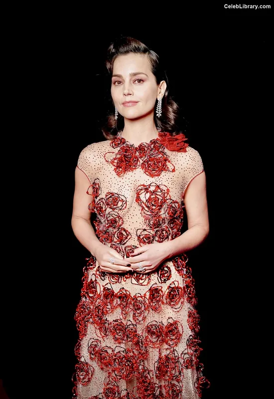 Jenna Coleman photo 14 of 499