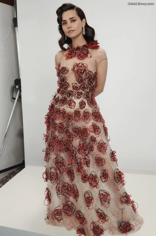 Jenna Coleman photo 21 of 499