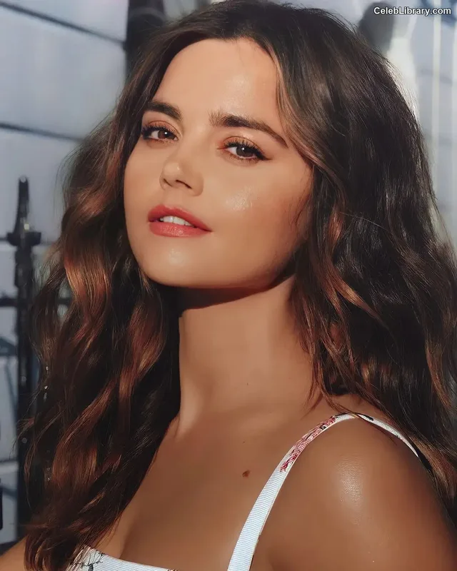 Jenna Coleman photo 15 of 499
