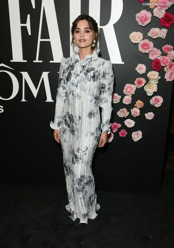Jenna Coleman photo 16 of 499