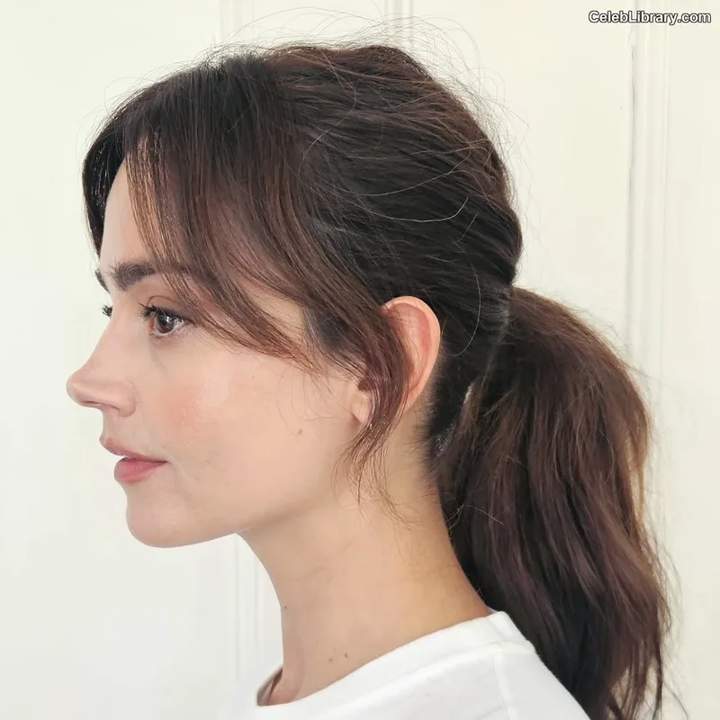 Jenna Coleman photo 3 of 499