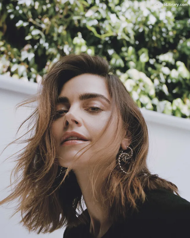 Jenna Coleman photo 9 of 499
