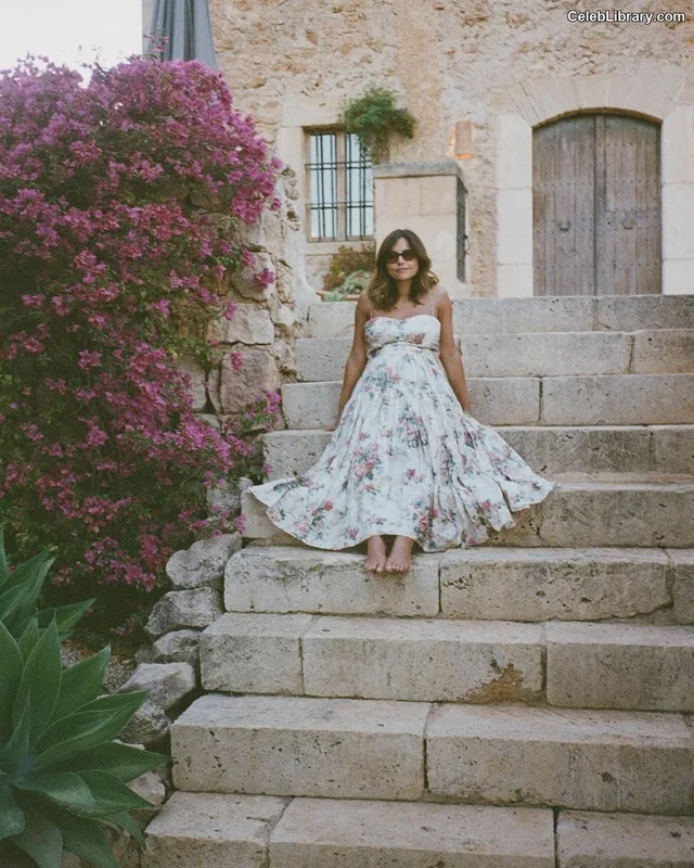 Jenna Coleman photo 6 of 499