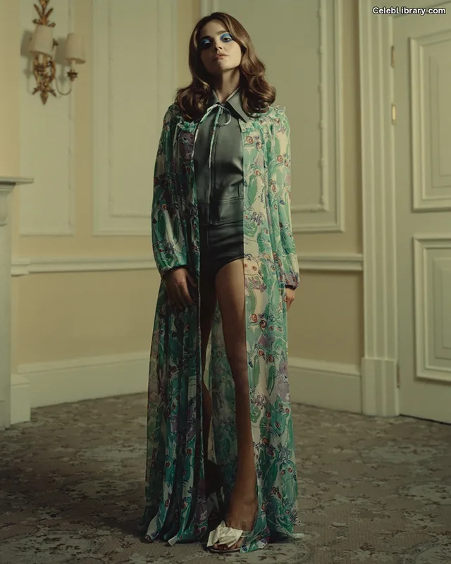 Jenna Coleman photo 4 of 499
