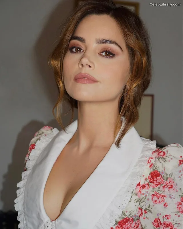 Jenna Coleman photo 8 of 499