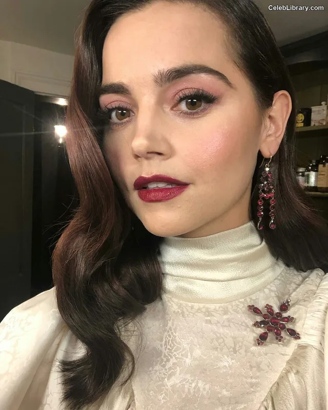 Jenna Coleman photo 11 of 499