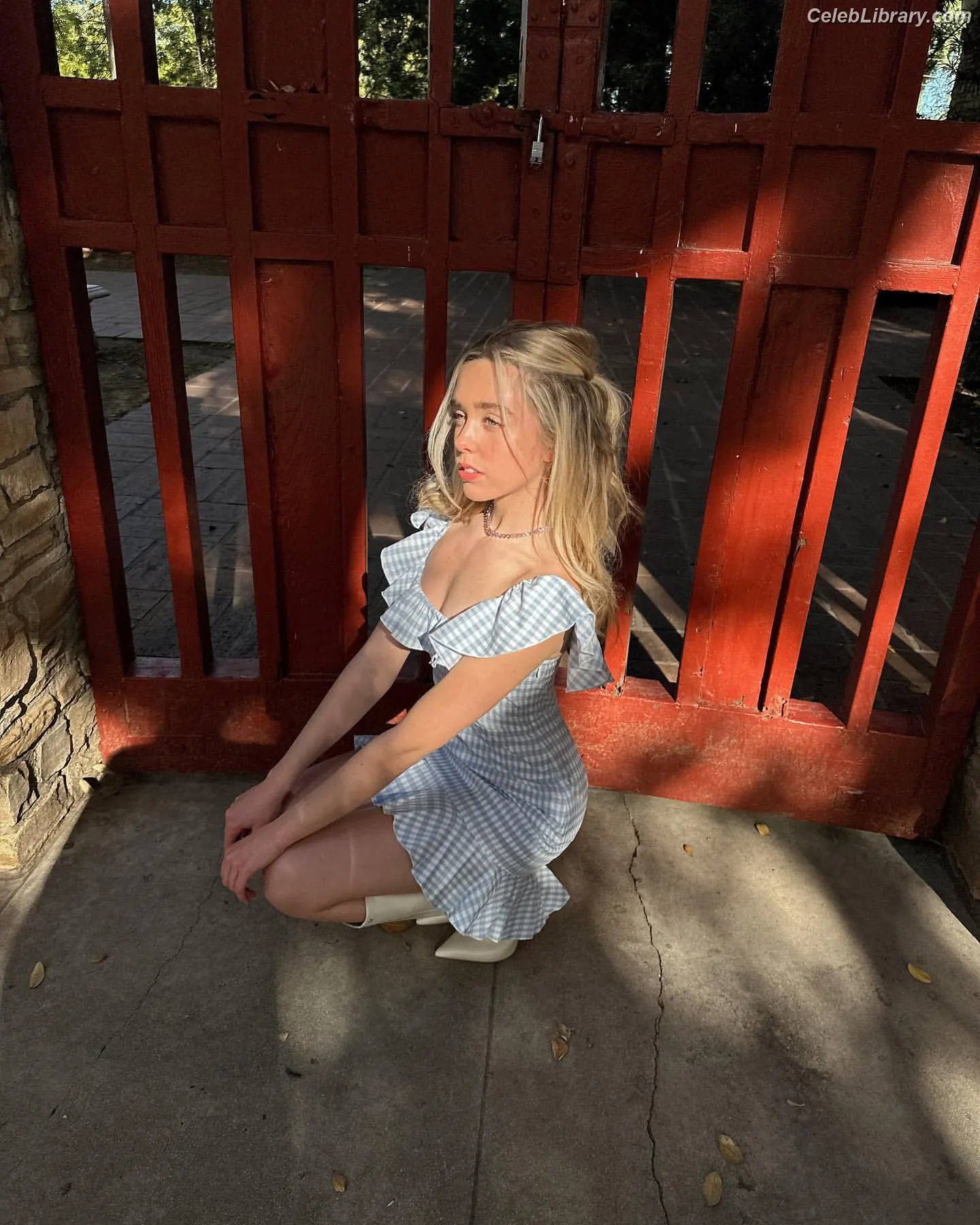 Jenna Davis photo 2 of 123