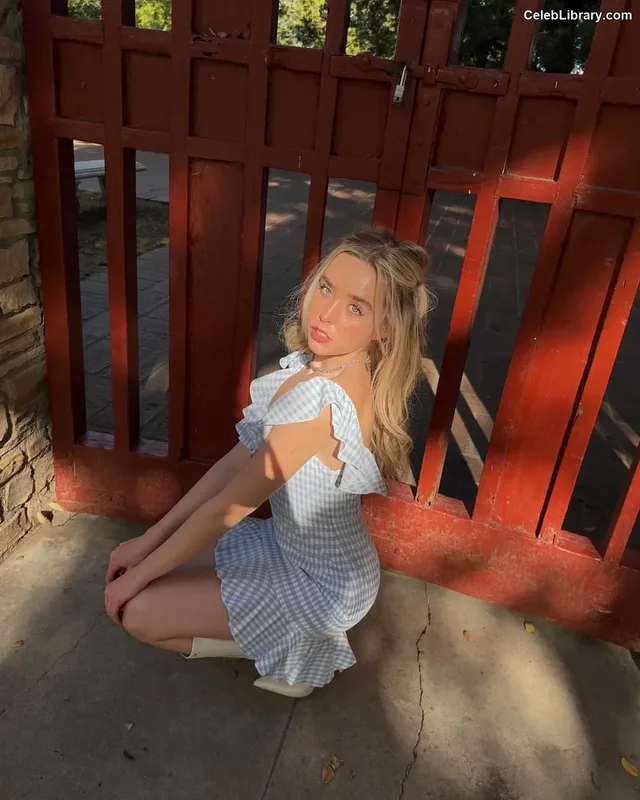 Jenna Davis photo 3 of 124