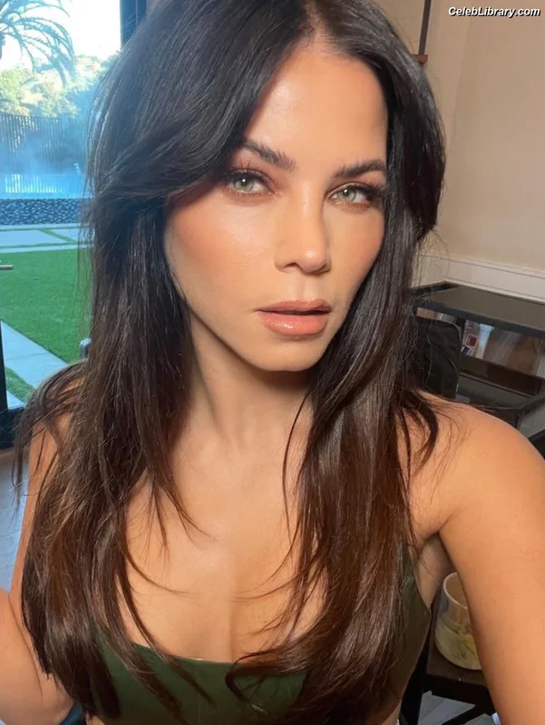 Jenna Dewan photo 3 of 563