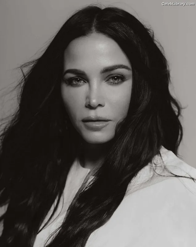 Jenna Dewan photo 10 of 563