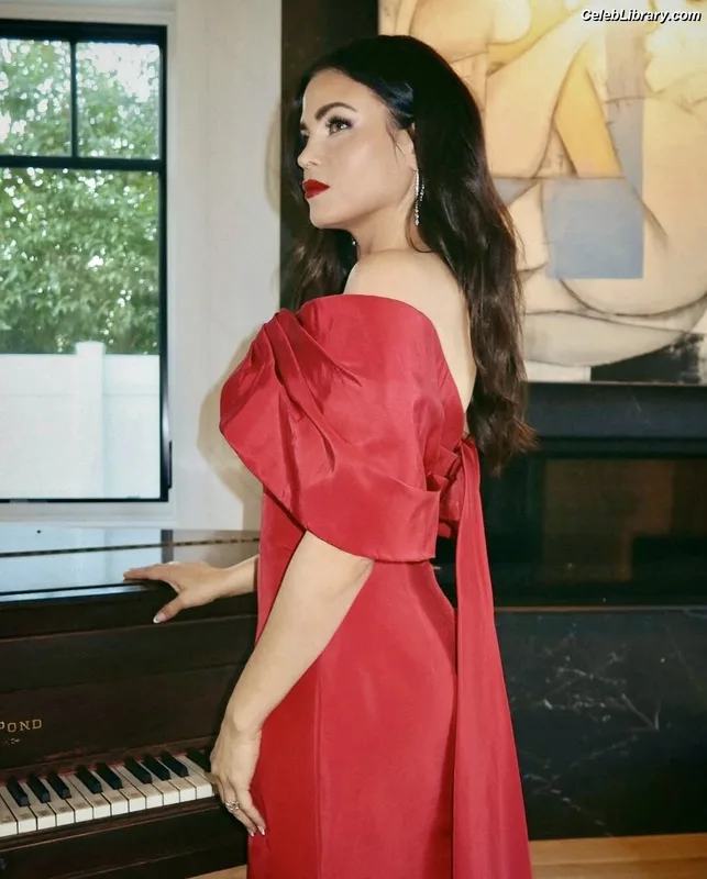 Jenna Dewan photo 18 of 563