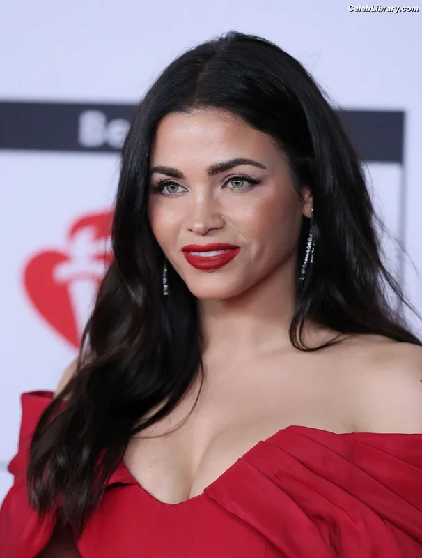 Jenna Dewan photo 1 of 563