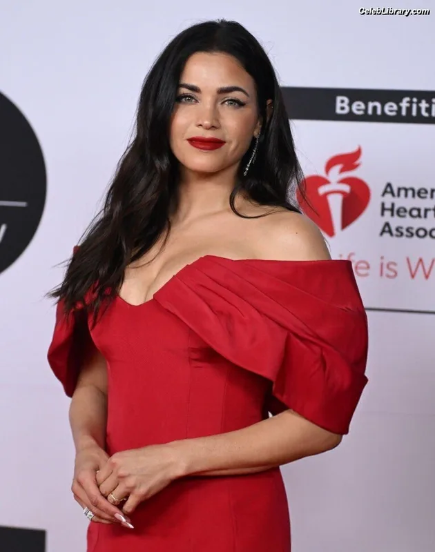Jenna Dewan photo 3 of 563