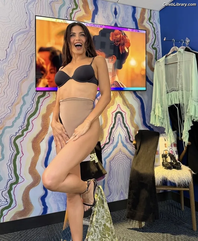 Jenna Dewan photo 9 of 563