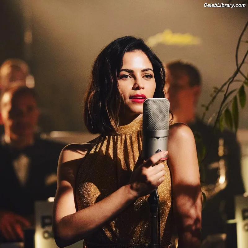 Jenna Dewan photo 11 of 563