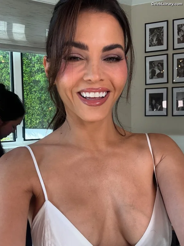 Jenna Dewan photo 4 of 563